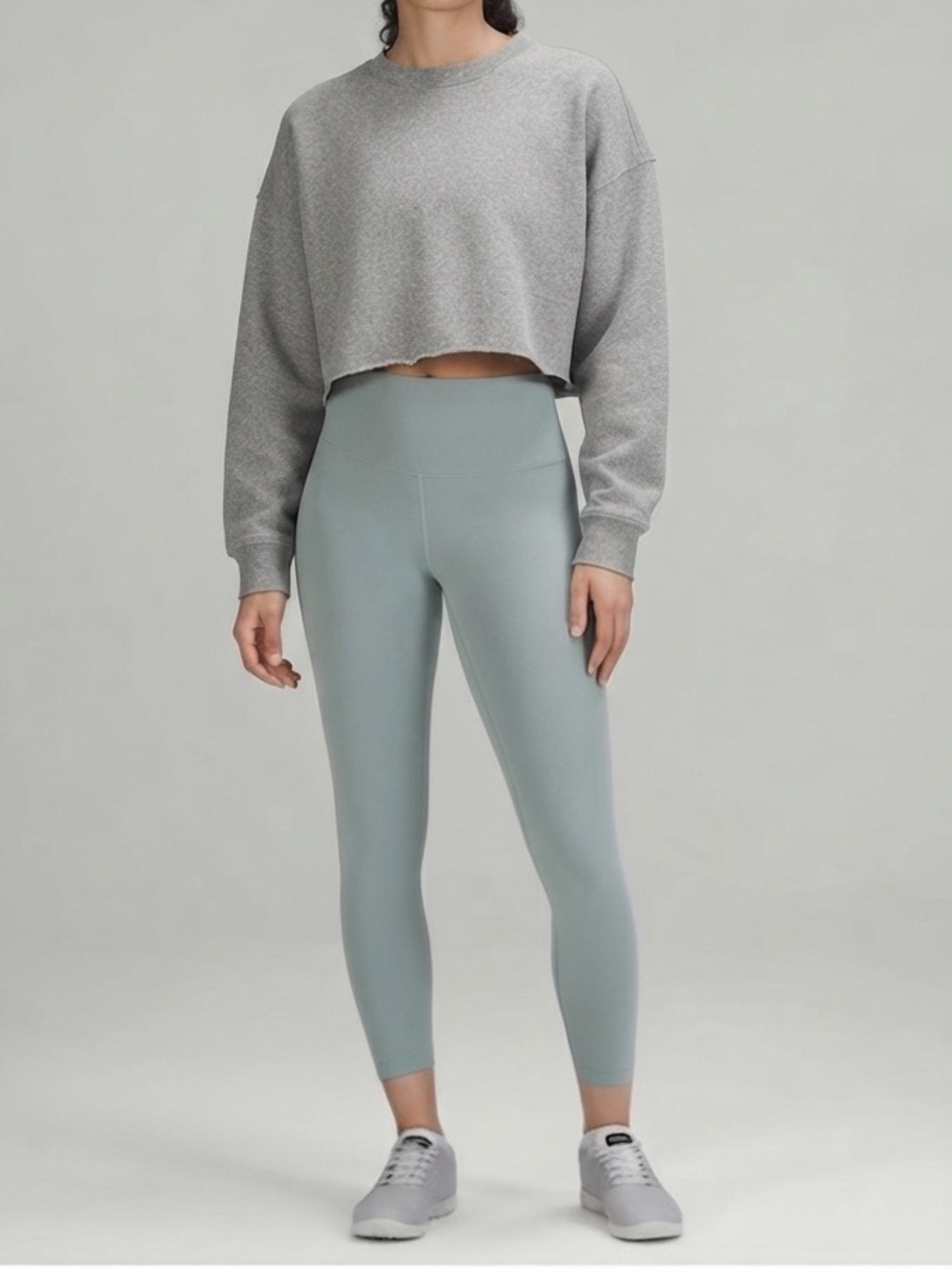 LULULEMON Everlux Wunder Train HR Tight 25"
Size 4 misty glade newest square dot
